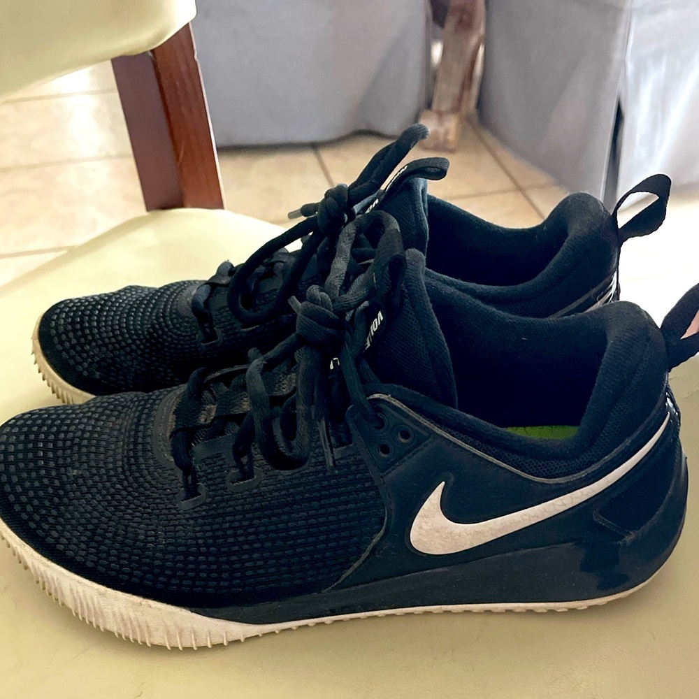 size 8 nike womens volleyball shoes